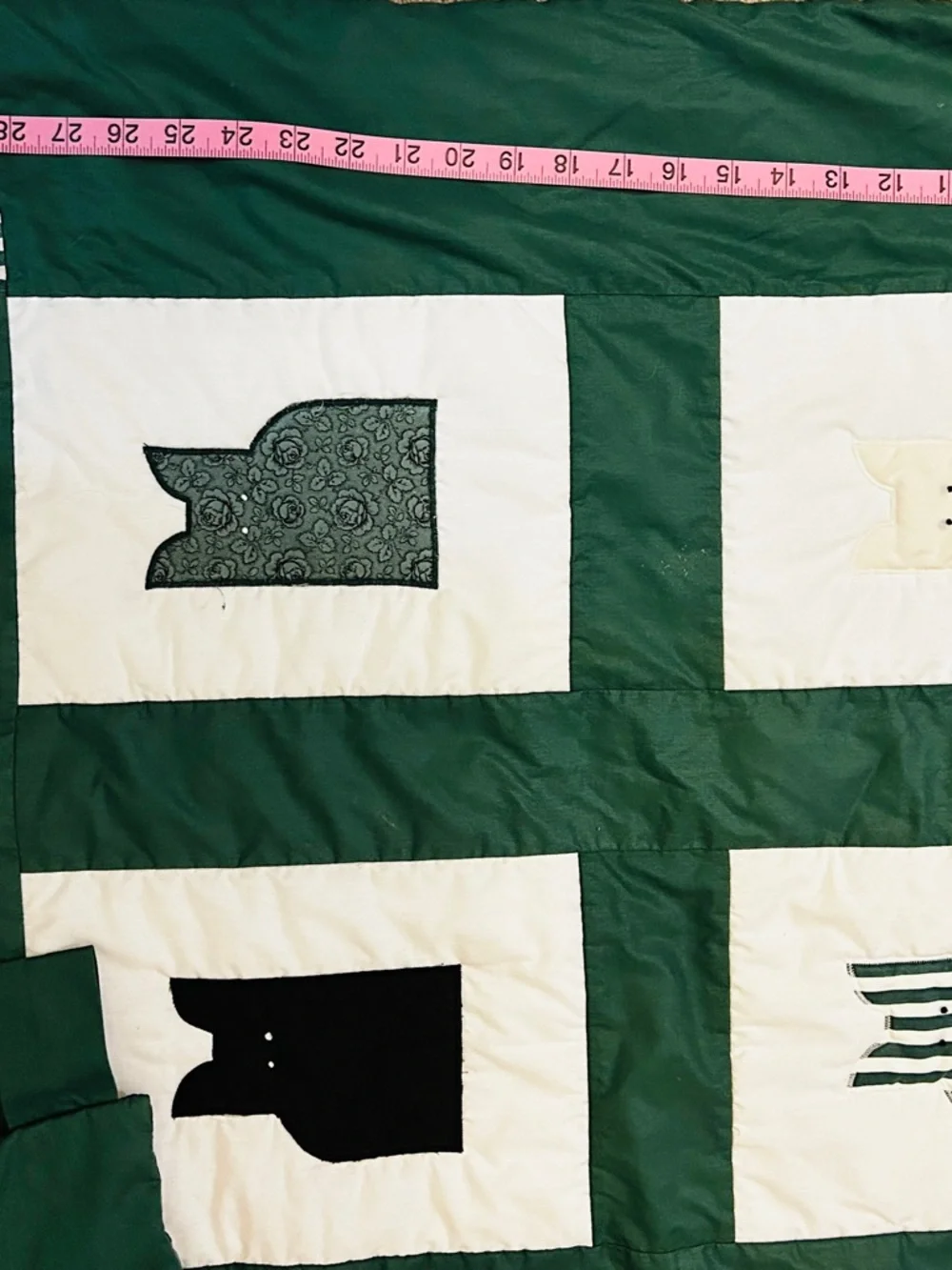 Handmade Green and White Cat Patchwork Quilted Wall Hanger 36” x 28”
